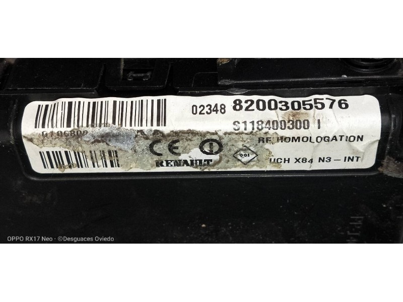 Recambio de caja reles / fusibles para renault megane ii berlina 5p confort authentique referencia OEM IAM 8200305576 S118400300