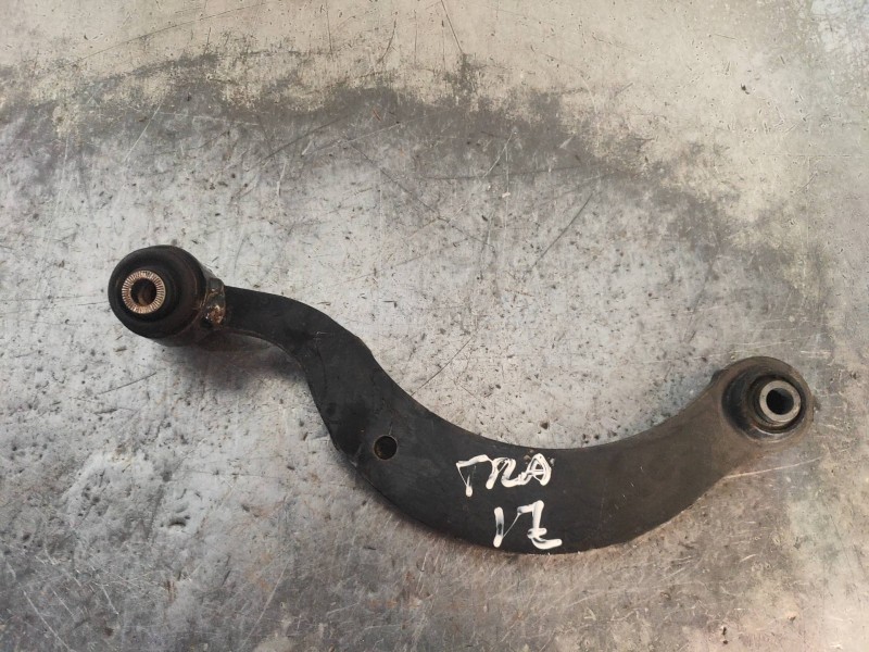 Recambio de brazo suspension superior trasero izquierdo para toyota auris hybrid business referencia OEM IAM   