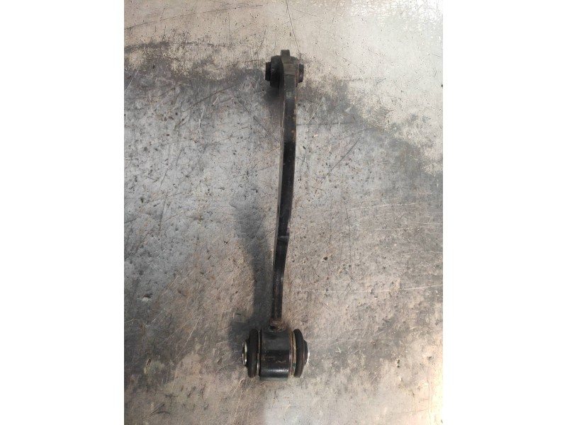Recambio de brazo suspension superior trasero izquierdo para toyota auris hybrid business referencia OEM IAM   
