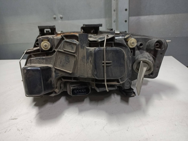 Recambio de faro derecho para audi a6 berlina (4b2) 2.5 tdi referencia OEM IAM   
