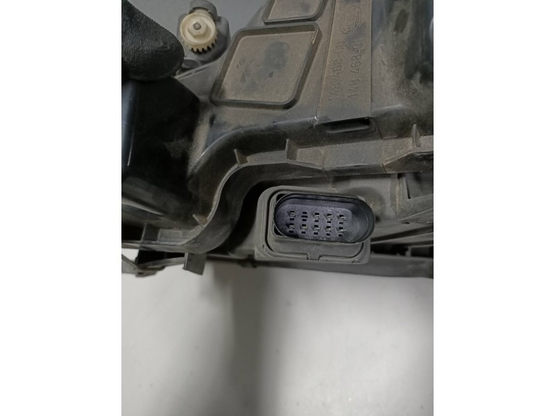 Recambio de faro derecho para audi a6 berlina (4b2) 2.5 tdi referencia OEM IAM   