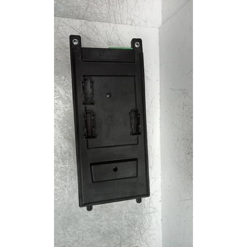 Recambio de caja reles / fusibles para land rover range rover sport v6 td hse referencia OEM IAM YQE500350  