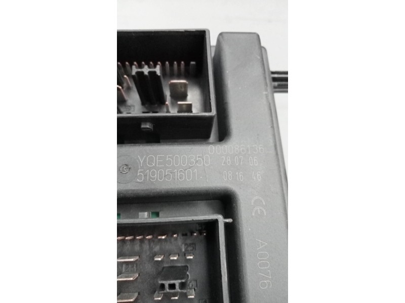 Recambio de caja reles / fusibles para land rover range rover sport v6 td hse referencia OEM IAM YQE500350  
