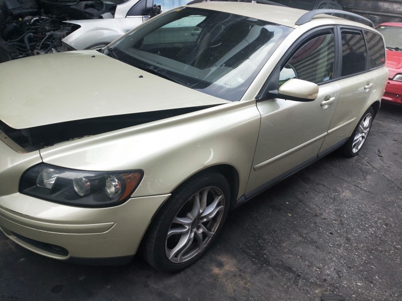 volvo v50 familiar del año 2004