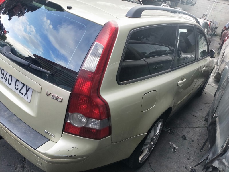 volvo v50 familiar del año 2004
