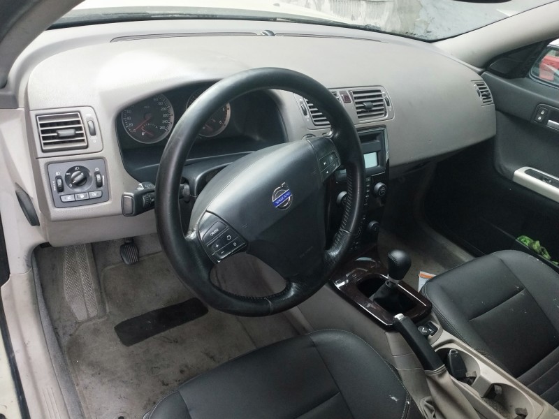 volvo v50 familiar del año 2004