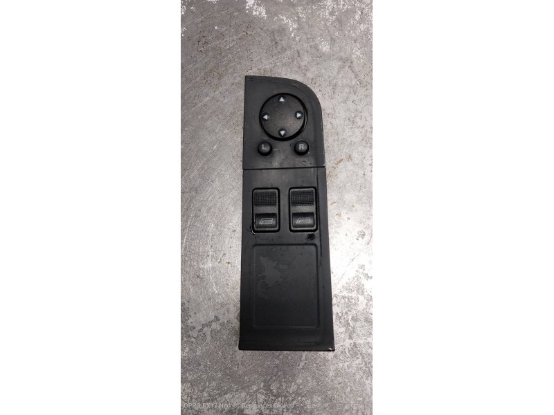 Recambio de mando elevalunas delantero izquierdo para audi 80 1.9 tdi referencia OEM IAM   
