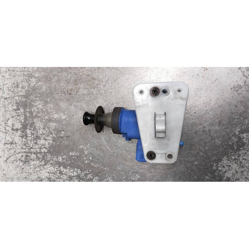 Recambio de motor cierre centralizado delantero derecho para audi 80 1.9 tdi referencia OEM IAM 893862153C  