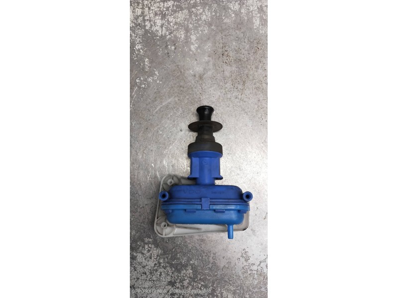 Recambio de motor cierre centralizado trasero derecho para audi 80 1.9 tdi referencia OEM IAM   