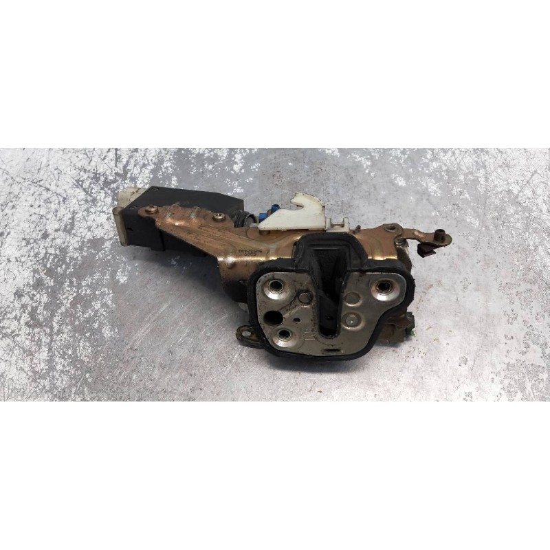 Recambio de motor cierre centralizado delantero derecho para opel corsa b viva referencia OEM IAM 90493702  