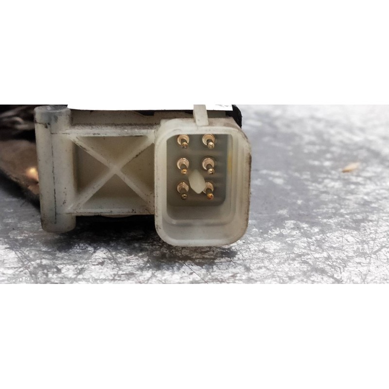 Recambio de motor cierre centralizado delantero derecho para opel corsa b viva referencia OEM IAM 90493702  