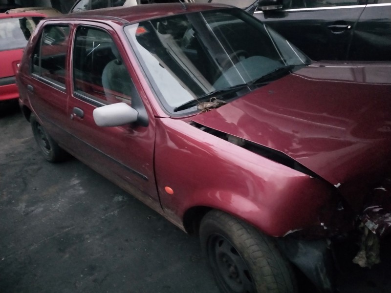 ford fiesta berlina del año 1997