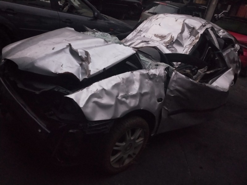 seat ibiza (6l1) del año 2003