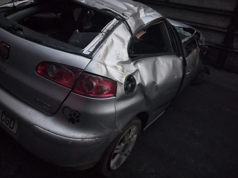 seat ibiza (6l1) del año 2003