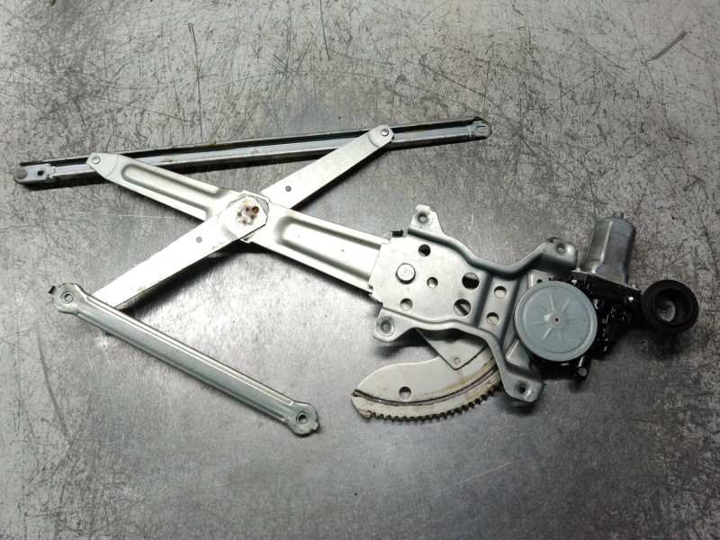 Recambio de elevalunas delantero izquierdo para suzuki swift berlina (mz) gl (3-ptas.) referencia OEM IAM 8346063J00 2621003380 