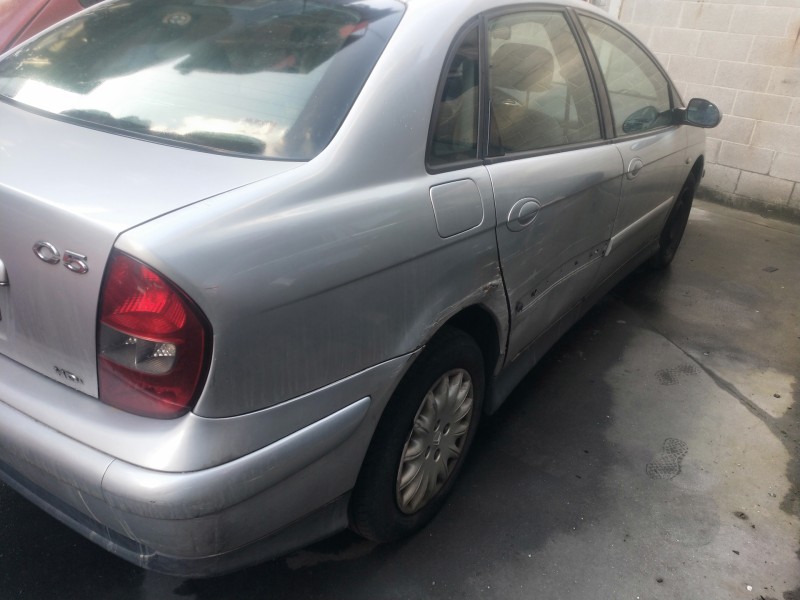 citroen c5 berlina del año 2001