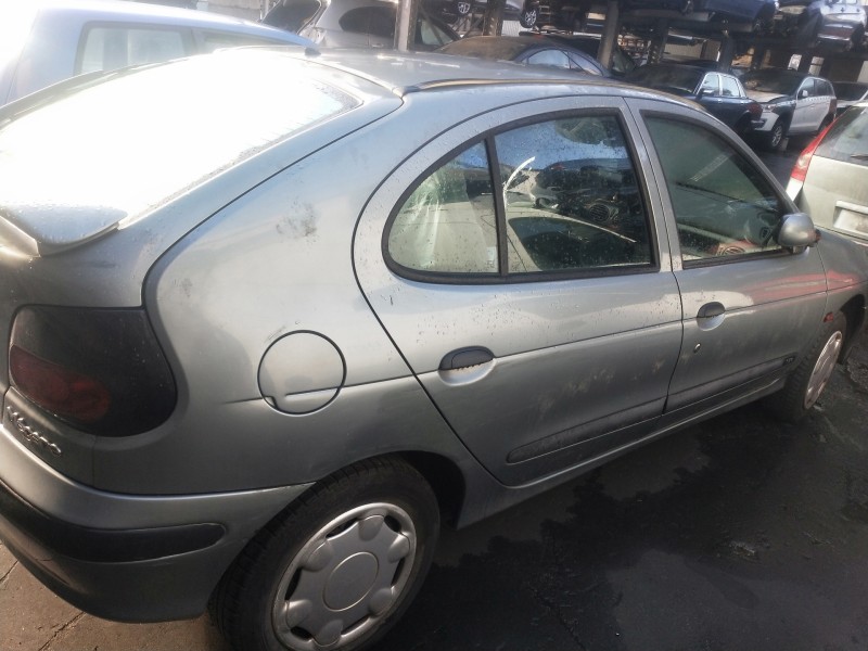 renault megane i berlina hatchback (ba0) del año 1998