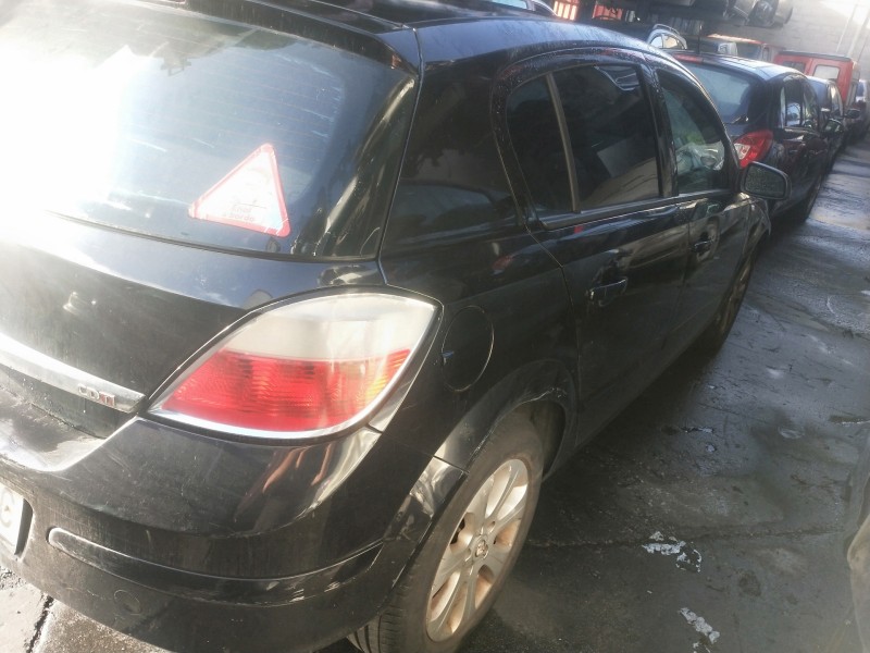 opel astra h berlina del año 2005