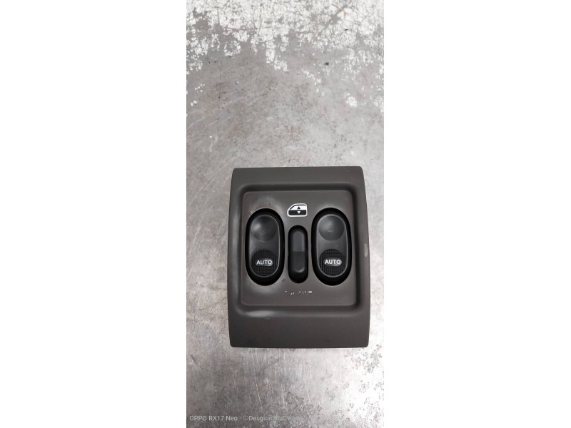 Recambio de mando elevalunas delantero izquierdo para chrysler pt cruiser (pt) 2.0 classic referencia OEM IAM 0TP431L8AD  