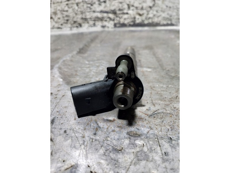 Recambio de inyector para bmw serie 4 coupe (f32) 435d xdrive referencia OEM IAM 782346101  
