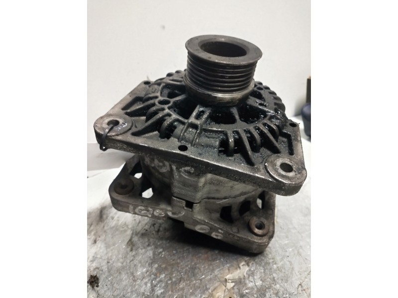Recambio de alternador para renault scenic ii dynamique referencia OEM IAM 8200667619B  