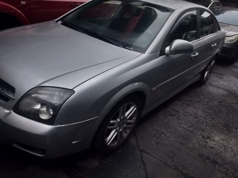 opel vectra c berlina del año 2003