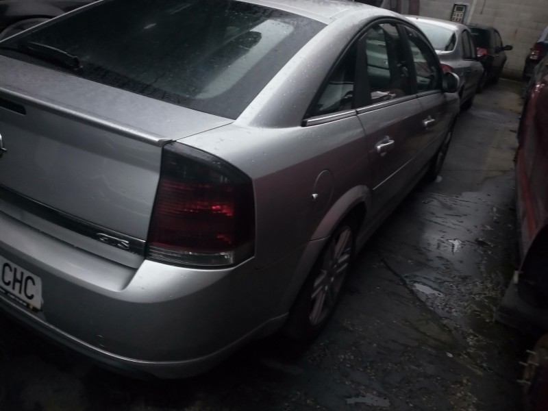 opel vectra c berlina del año 2003
