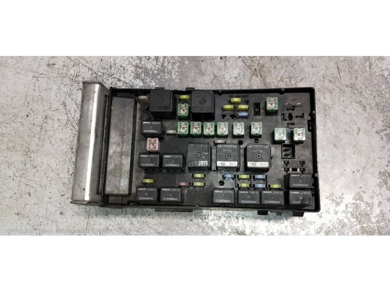 Recambio de caja reles / fusibles para chrysler voyager (rg) 2.5 crd se referencia OEM IAM 04727480AC 04727458AC 