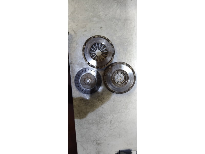 Recambio de kit embrague para ford focus lim. (cb8) sport referencia OEM IAM   