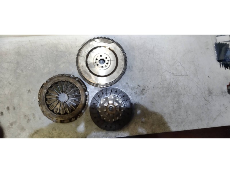 Recambio de kit embrague para ford focus lim. (cb8) sport referencia OEM IAM   