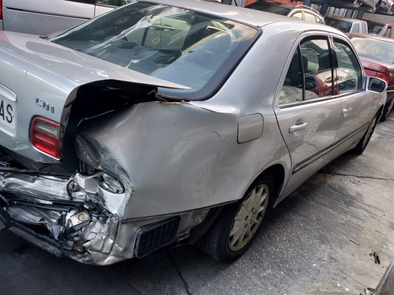 mercedes clase e (w210) berlina diesel del año 2000