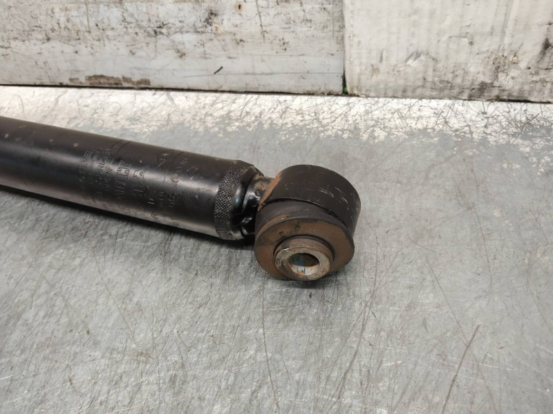 Recambio de amortiguador trasero derecho para dacia sandero comfort referencia OEM IAM 562104719R  
