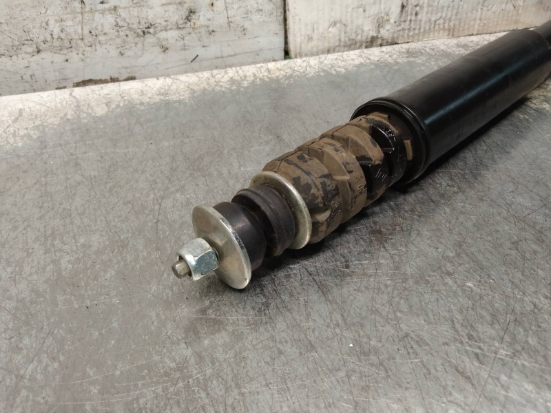 Recambio de amortiguador trasero derecho para dacia sandero comfort referencia OEM IAM 562104719R  