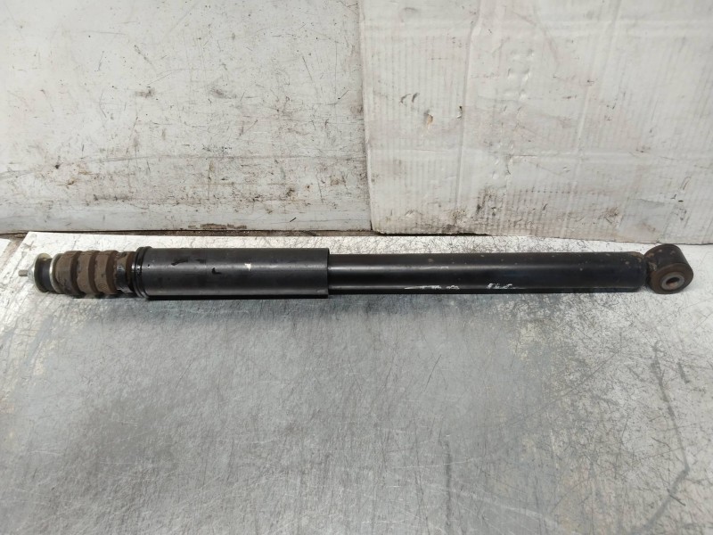 Recambio de amortiguador trasero izquierdo para dacia sandero comfort referencia OEM IAM 562104719R  