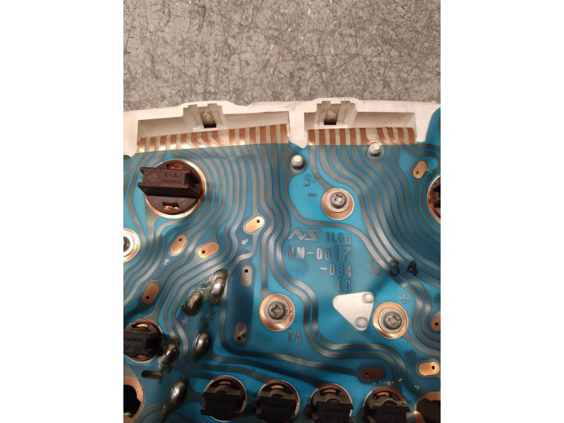 Recambio de cuadro instrumentos para mitsubishi l 200 (k6/7) 2.5 turbodiesel referencia OEM IAM MR480307  