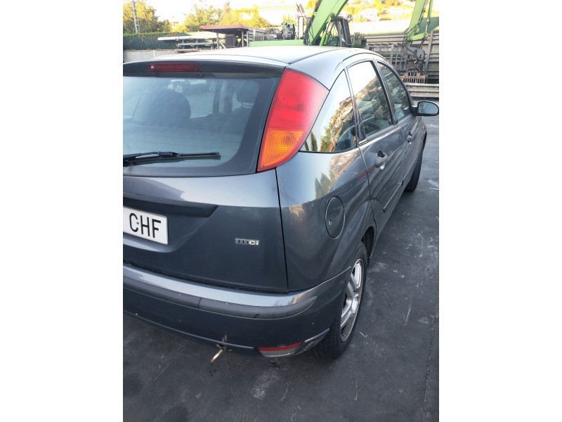 ford focus berlina (cak) del año 2003