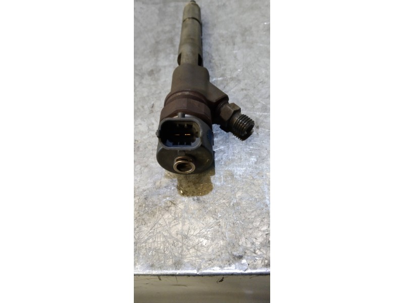 Recambio de inyector para toyota yaris (ncp1/nlp1/scp1) 1.4 d-4d linea luna referencia OEM IAM 04450085  