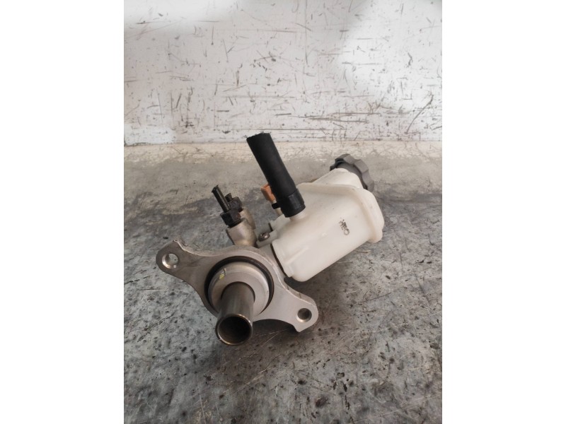 Recambio de bomba freno para kia rio basic referencia OEM IAM   