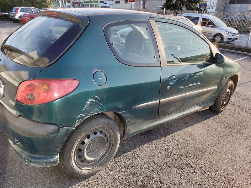 peugeot 206 berlina del año 2004