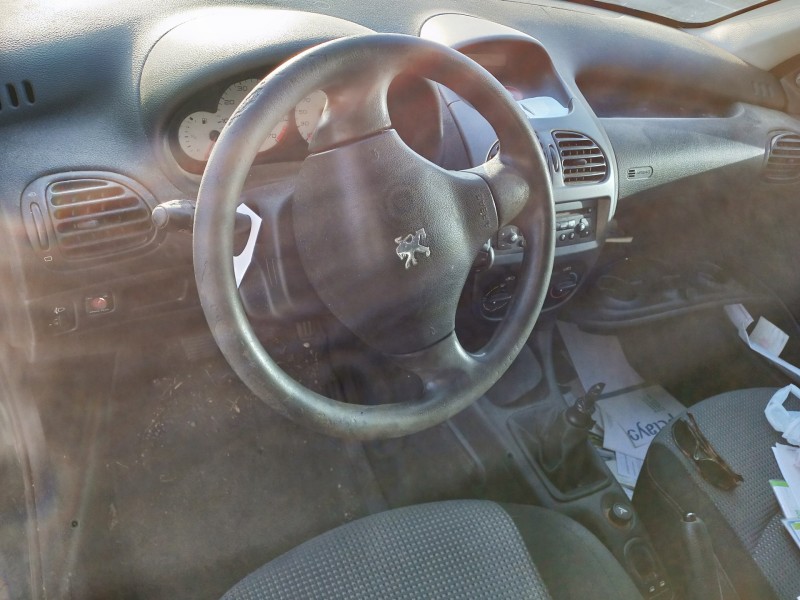 peugeot 206 berlina del año 2004