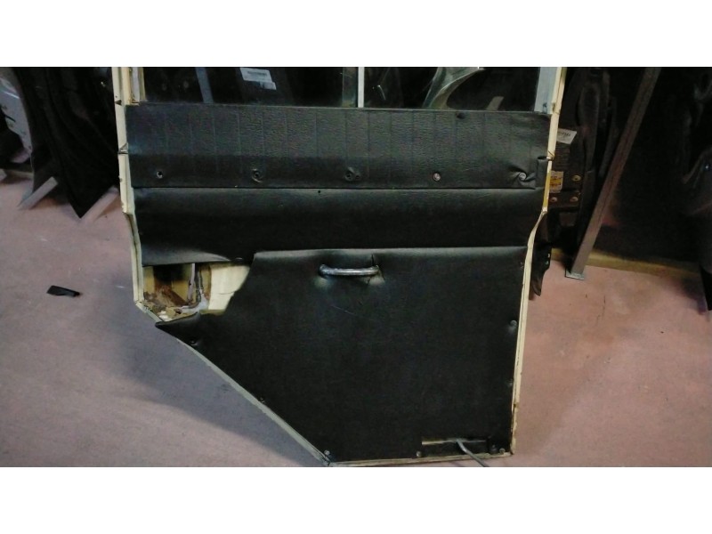 Recambio de puerta trasera izquierda para land rover 109 referencia OEM IAM   