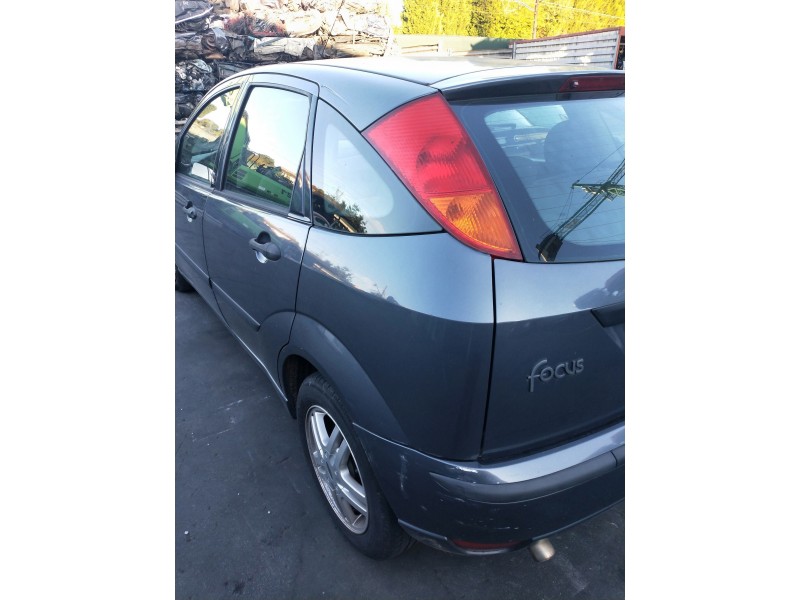 ford focus berlina (cak) del año 2003