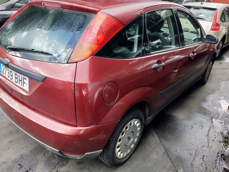 ford focus berlina (cak) del año 2001