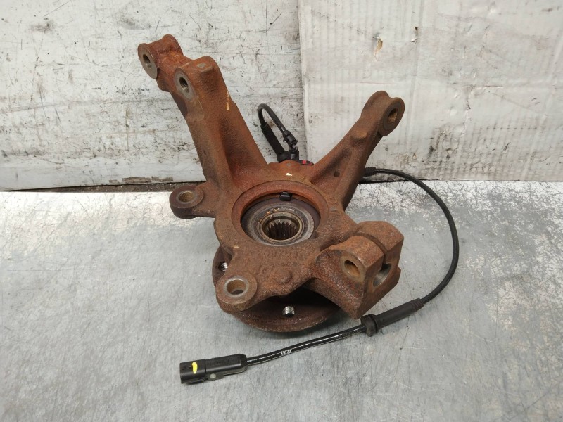 Recambio de mangueta delantera derecha para dacia sandero comfort referencia OEM IAM   