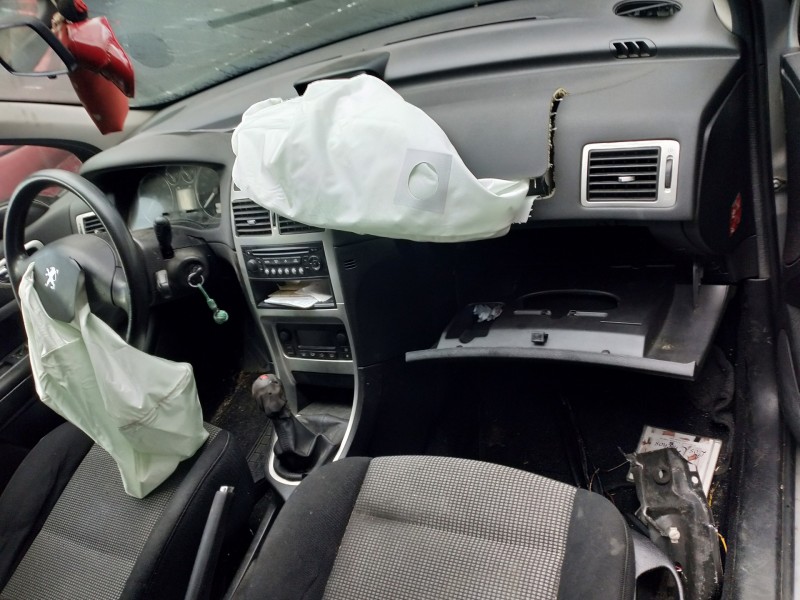 peugeot 307 berlina (s2) del año 2006