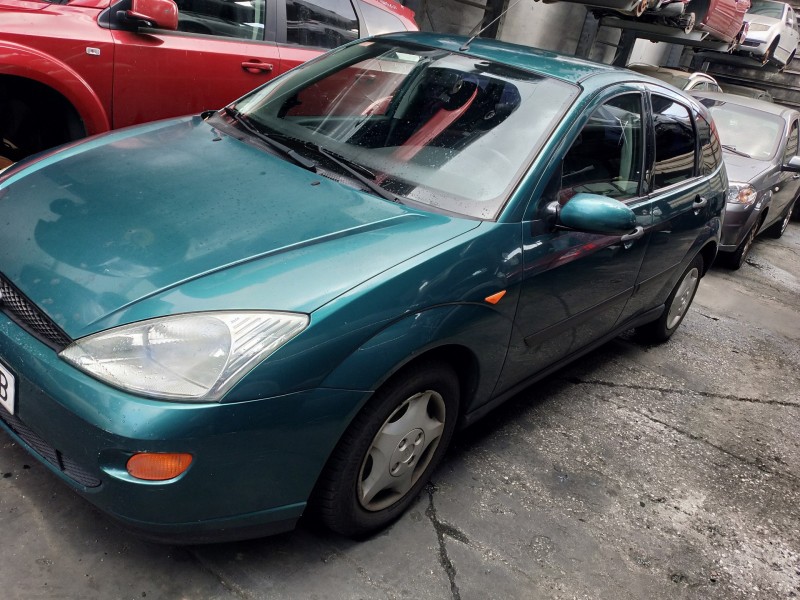 ford focus berlina (cak) del año 2001