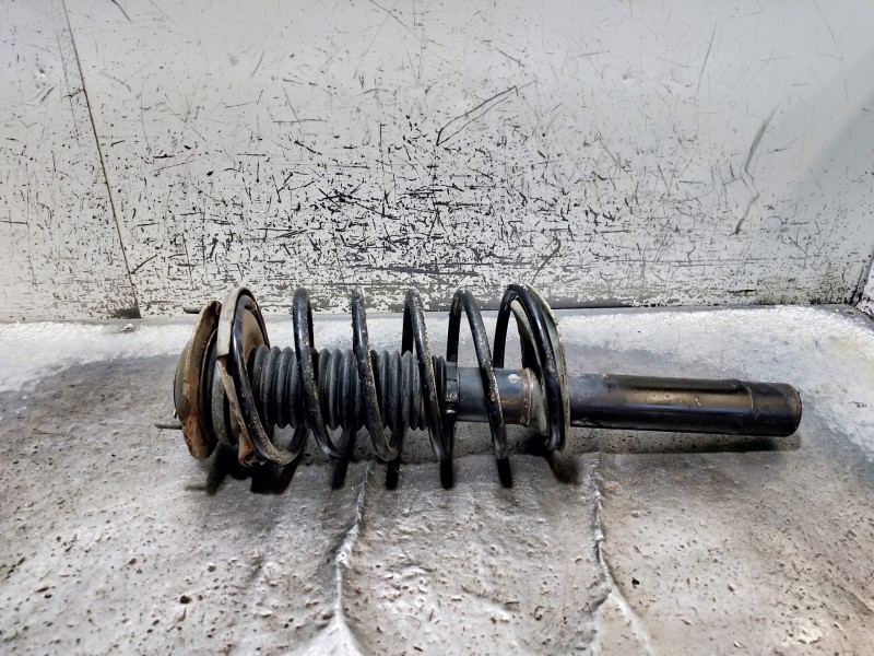 Recambio de amortiguador delantero izquierdo para peugeot 205 berlina 1.2 referencia OEM IAM   