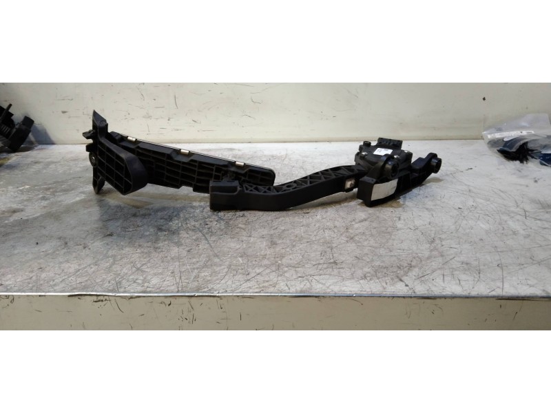 Recambio de potenciometro pedal para kia cee´d drive referencia OEM IAM 327003XXXX  