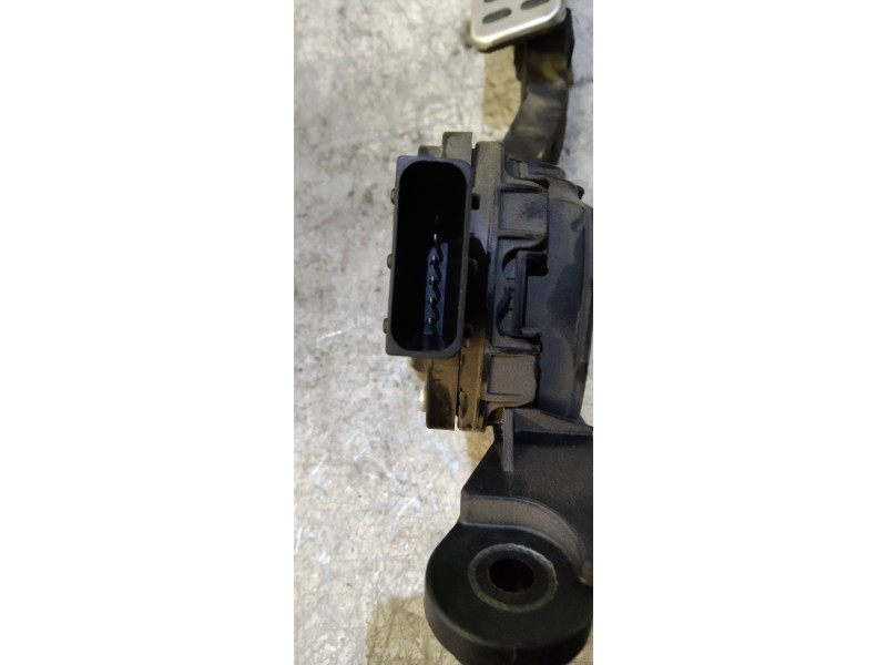 Recambio de potenciometro pedal para kia cee´d drive referencia OEM IAM 327003XXXX  