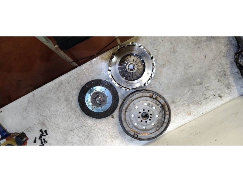 Recambio de kit embrague para peugeot 807 st referencia OEM IAM   